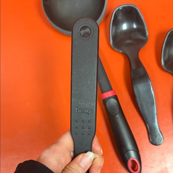 Black Kitchen Utensil Set - Picture 4 of 8
